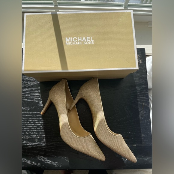 Michael Kors Alina gold flex glitter chain mesh pumps heels | 6.5 - Picture 3 of 9